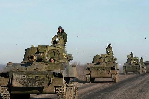 Mỗi ngày, quân đội Donetsk tuyển được 200 lính tình nguyện