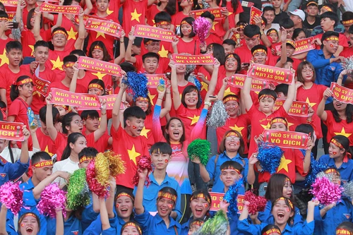 Những người "truyền lửa" trong trận chung kết