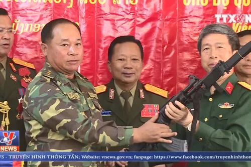 [ẢNH] Bàn giao súng Galil ACE cho Lào, Việt Nam sẽ xuất khẩu súng trường tấn công?