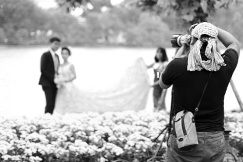 Studio truyền thống đang mất khách