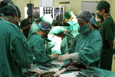 Phẫu thuật thành công dị dạng sọ não hiếm gặp cho bệnh nhi 