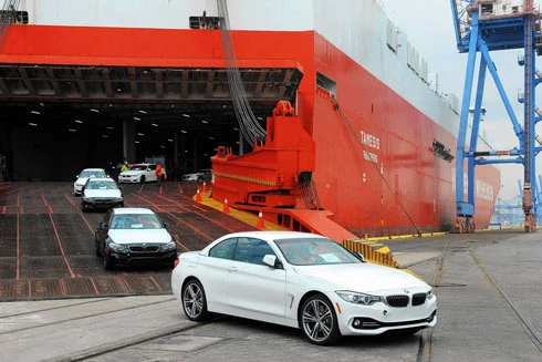 Dấu hiệu bất thường từ việc xe sang "hồi hương" 