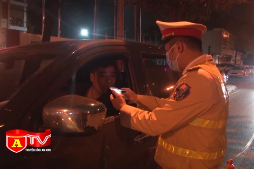 Tăng cường xử lý vi phạm nồng độ cồn sau Tết