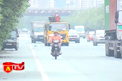 Khó khăn trong việc xử lý xe máy đi vào đường cao tốc 