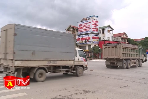 Chuyển biến tích cực tại những điểm nóng về xe quá tải tại Hà Nội 