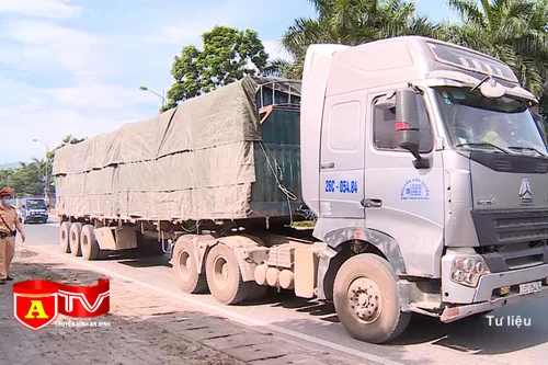 Xử lý mạnh xe ô tô vi phạm chở quá tải trọng và cơi nới thành thùng