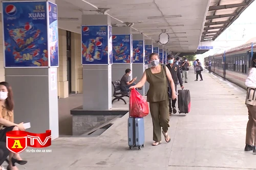 Đường sắt nhộn nhịp trở lại sau tời gian thí điểm vận tải hành khách liên tỉnh