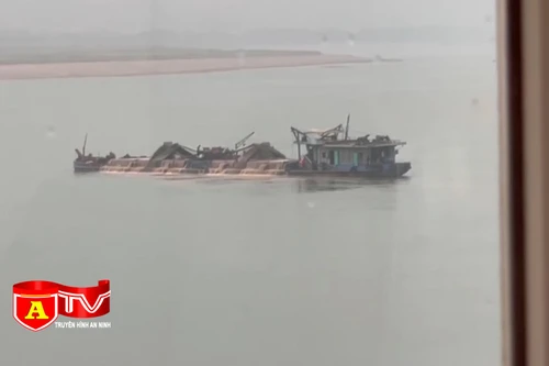 Triển khai lực lượng, đánh chặn nạn khai thác cát trái phép