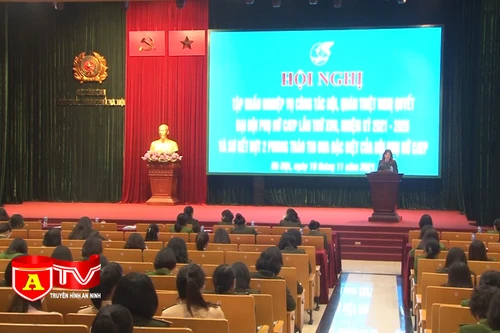 Khẳng định vị trí, vai trò của phụ nữ trong công việc và đời sống xã hội