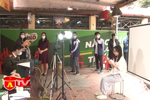 Cấp căn cước công dân tại điểm tiêm vaccine Covid-19 cho học sinh