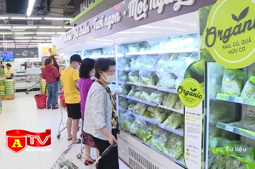 Hàng hóa được giảm giá tới 100% trong tháng khuyến mại tập trung