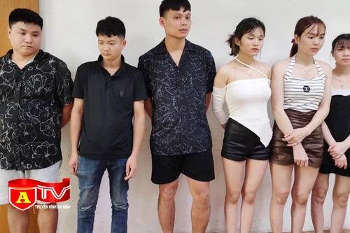 Khách hát nhờ nữ nhân viên quán karaoke mua ma túy về cùng sử dụng