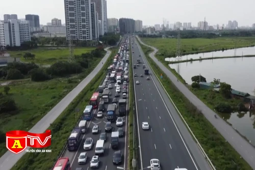 Phân luồng phương tiện giao thông phục vụ thi công đường Vành đai 3