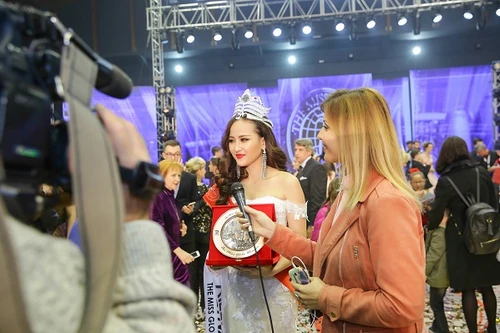 Khánh Ngân đăng quang "Hoa hậu sắc đẹp toàn cầu 2017"