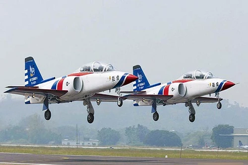 Máy bay huấn luyện Đài Loan rơi, 1 phi công có thể đã thiệt mạng