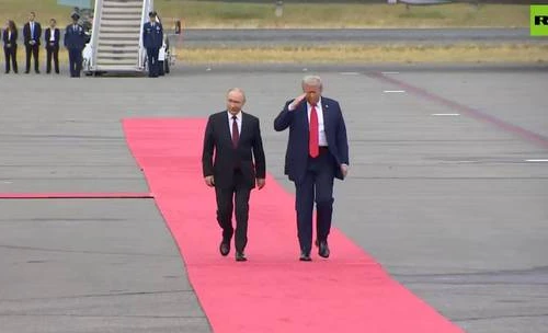 Tổng thống Nga và Mỹ cùng đi chung xe limousine ở Alaska