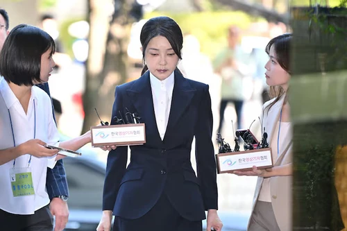 Cựu Đệ nhất phu nhân Hàn Quốc bị truy tố về tội nhận hối lộ