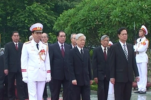Lãnh đạo Đảng, Nhà nước dâng hương tưởng niệm các Anh hùng liệt sỹ