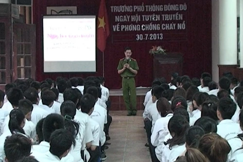 Phòng Cảnh sát PCCC Hà Nội tuyên truyền Luật PCCC cho học sinh