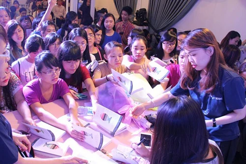 Nóng rẫy với sách mới "Chúng ta rồi sẽ ổn thôi"