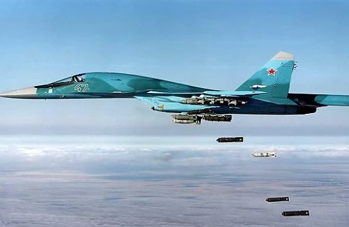Nga tăng quân và triển khai một phi đội Su-34 tới biên giới Ukraine