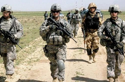 Dân Mỹ è cổ gánh 2,1 triệu USD/năm cho 1 lính Mỹ ở Afghanistan