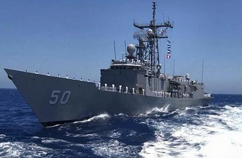 Khinh hạm Mỹ định điều đến giúp Nga bị mắc cạn tại Biển Đen 