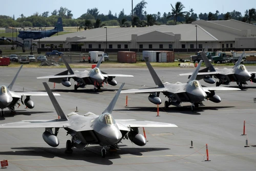 Trung Quốc dùng chiến thuật “lấy nhiều đánh… ít” đấu với F-22 tàng hình