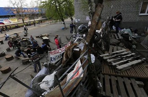 Đông Nam Ukraine bầu “Thống đốc nhân dân”, chuẩn bị “chiến tranh nhân dân”