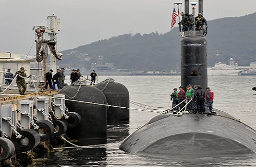 Tàu ngầm hạt nhân tấn công lớp Los Angeles của Mỹ cập cảng Hàn Quốc