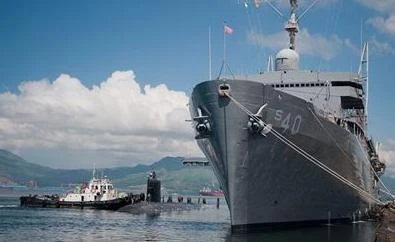 Tàu ngầm hạt nhân và Tư lệnh Thái Bình Dương của Mỹ thăm Philippines