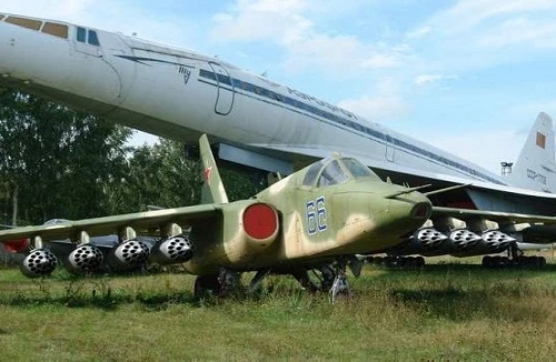 Iran bất ngờ rút máy bay, “buông” đảo tranh chấp với UAE