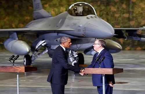 Bộ trưởng quốc phòng Ba Lan kêu gọi NATO tăng cường hiện diện tại Đông Âu