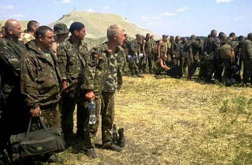 Hàng quân Ukraine cảm ơn Moscow, chỉ trích Kiev đã lừa dối