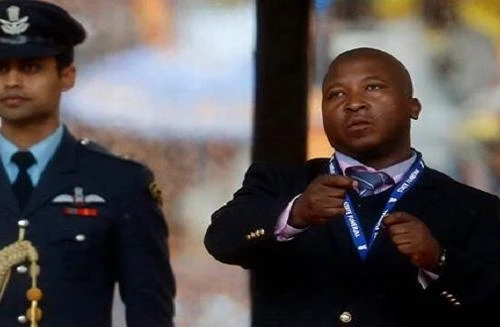 Lễ tang ông Mandela bị phá hoại bởi phiên dịch… tâm thần phân liệt