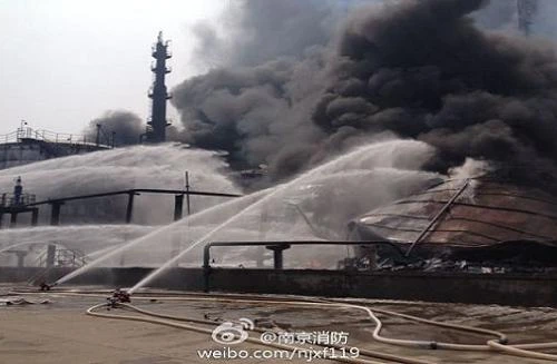 Nổ lớn tại nhà máy lọc dầu Sinopec ở Nam Kinh, Trung Quốc