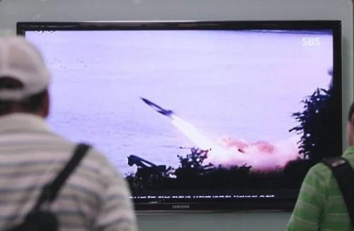 Triều Tiên phóng 5 tên lửa khi giáo hoàng Francis thăm Hàn Quốc