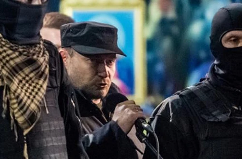 Nga và Interpol hợp lực bắt thủ lĩnh “Khu vực cánh hữu” Dmitry Yarosh