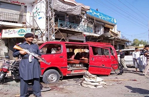 Taliban đánh bom chết một tướng Pakistan