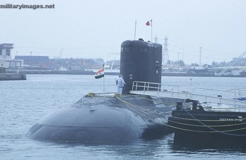 Tàu ngầm Kilo Ấn Độ cháy do chập hệ thống cáp