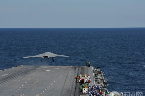 X-47B làm xoay chuyển hình thái tác chiến trên không hiện đại