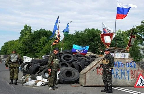 Lugansk và Donetsk tuyên bố sẽ sử dụng đồng rúp và giành độc lập đến cùng