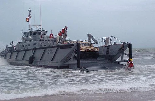 Lục quân Mỹ chuyển hướng mua sắm tàu vận tải