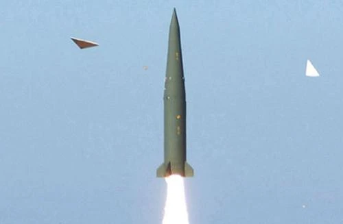 Hàn Quốc phóng thành công tên lửa đạn đạo 500km