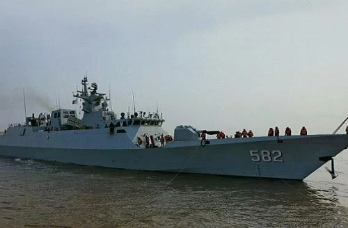 Trung Quốc liên tiếp hạ thủy và biên chế tàu chiến