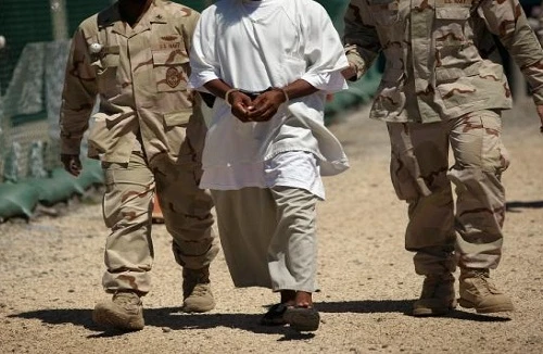 CIA biến tù nhân Guantanamo thành điệp viên hai mang