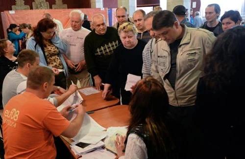 Gần 90% người dân Donetsk ủng hộ độc lập