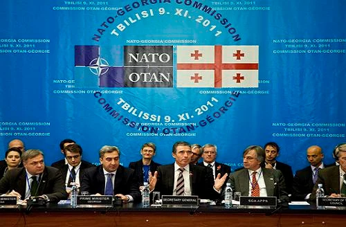 Chuẩn bị kết nạp Gruzia, NATO tiếp tục áp sát biên giới Nga