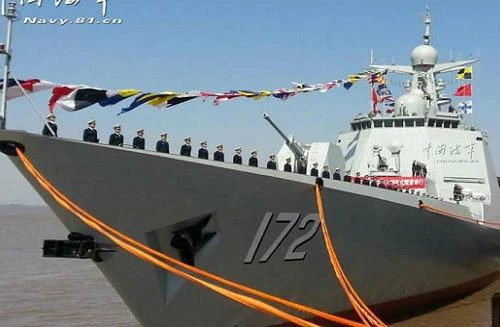 Khu trục hạm 052D Trung Quốc gấp rút “nhập ngũ” chỉ vì Liêu Ninh