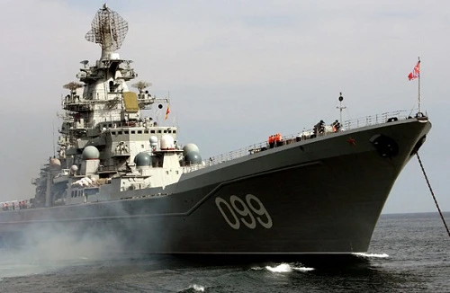 5 chiến hạm khủng của Nga hộ tống tàu chở vũ khí hóa học Syria